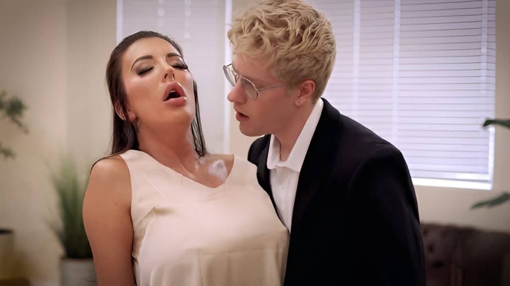 [MissaX] Elizabeth Skylar & Peter Fox – The Mayor’s Son: Mayor’s Wife Blackmailed by Her Dirty Past & Fucked Hard